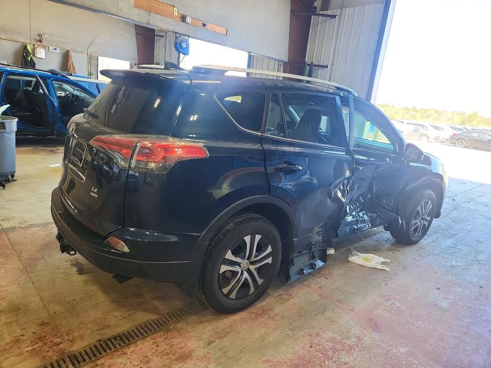 JTMBFREV0HJ174575 — 2017 TOYOTA RAV4 photo 3