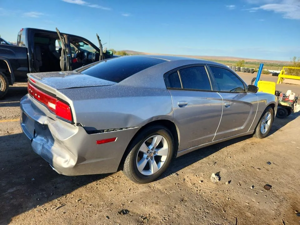 2C3CDXBG1EH193108 — 2014 DODGE CHARGER photo 3