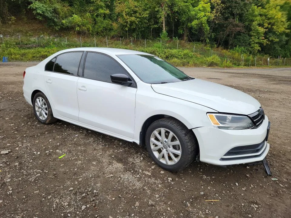 3VWD17AJ0FM261999 — 2015 VOLKSWAGEN JETTA photo 4