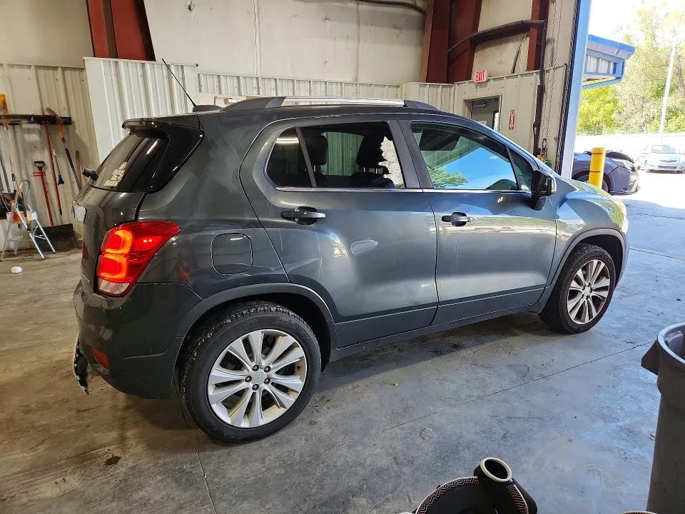 3GNCJRSB2LL111466 — 2020 CHEVROLET TRAX photo 3