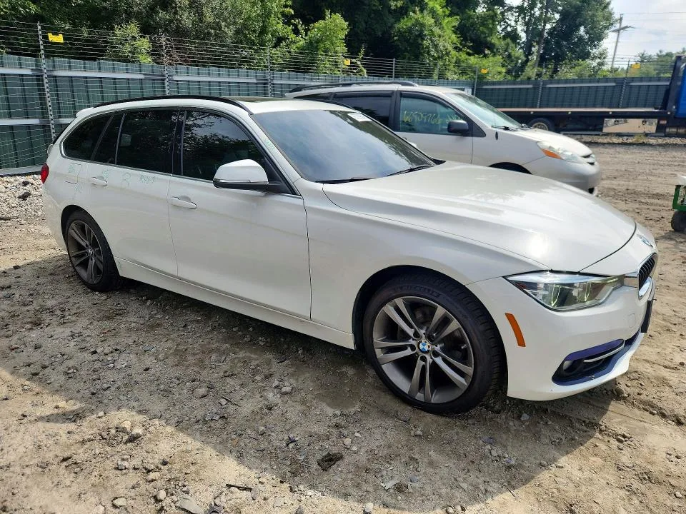 WBA8K3C53JA024193 — 2018 BMW 330 photo 4