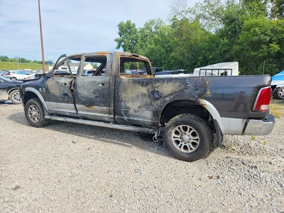 3C63R3JL8JG253620 — 2018 RAM 3500 photo 2