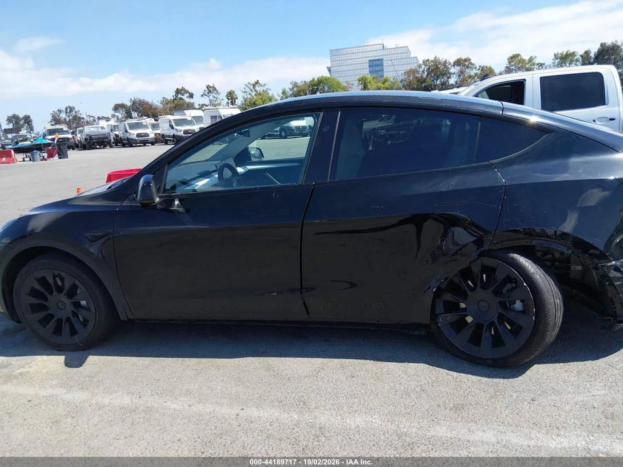 7SAYGAEE2RF009485 — 2024 TESLA MODEL Y photo 2