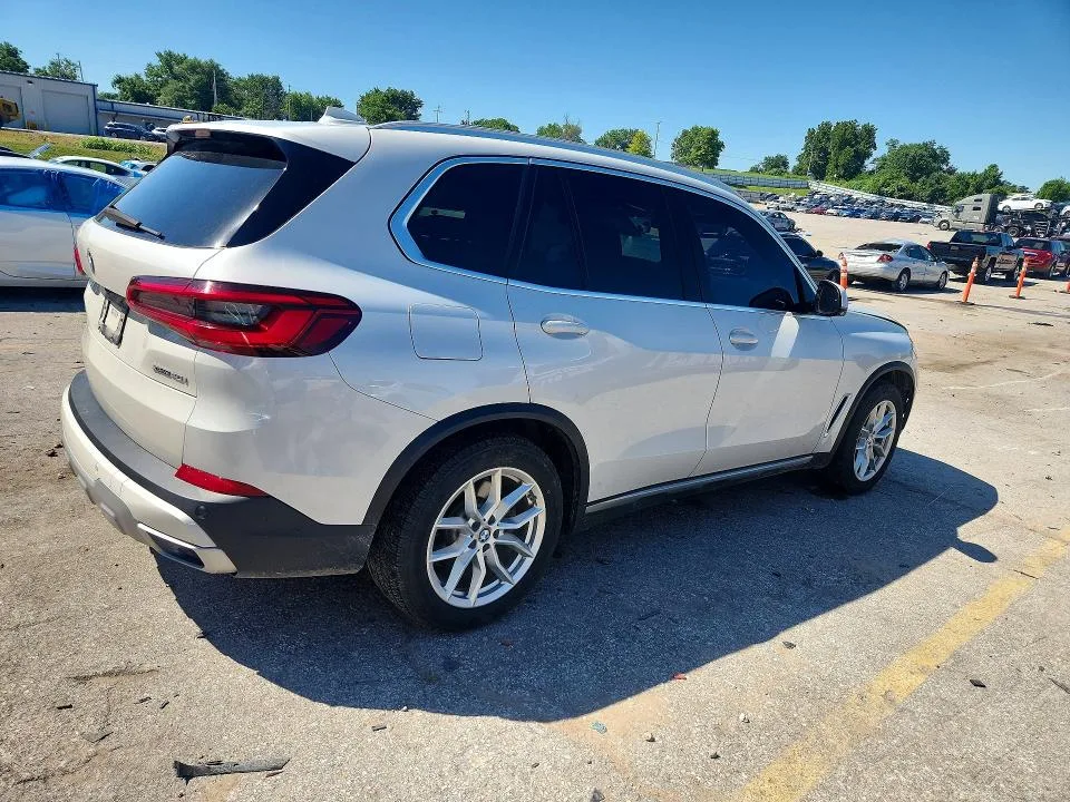 5UXCR6C53KLK81143 — 2019 BMW X5 photo 3