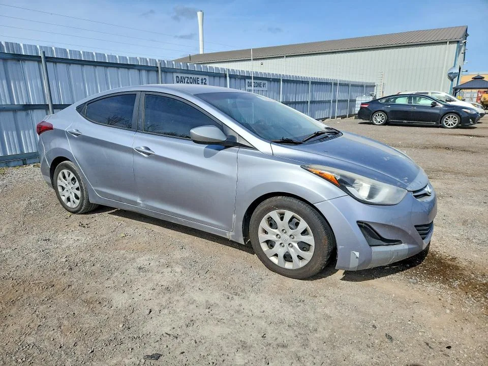 5NPDH4AE3GH726735 — 2016 HYUNDAI ELANTRA photo 4