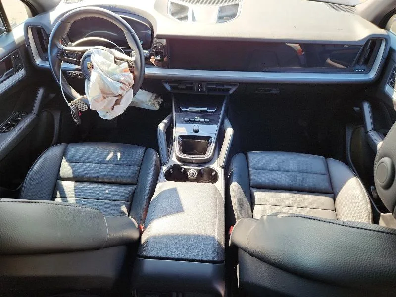 WP1AA2AY9SDA00347 — 2025 PORSCHE CAYENNE photo 8
