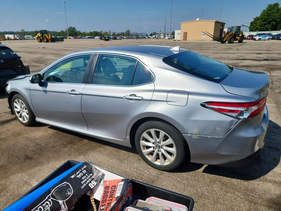 4T1C11AK5LU943154 — 2020 TOYOTA CAMRY photo 2