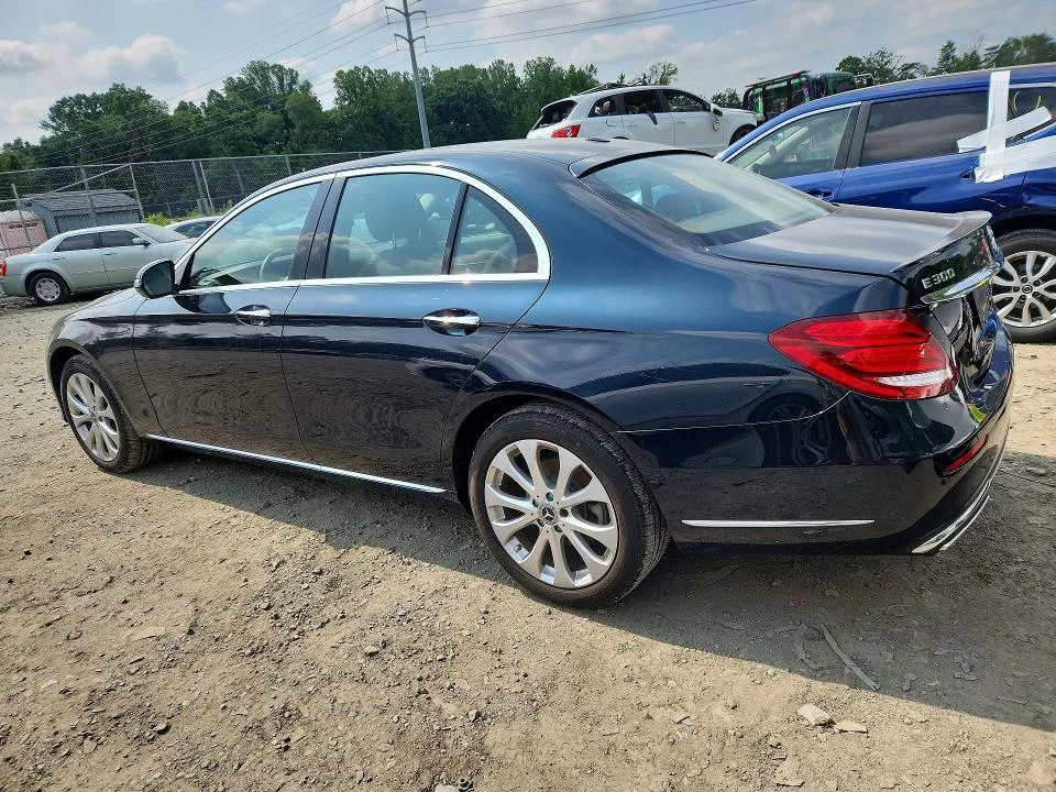 WDDZF4KB1JA365414 — 2018 MERCEDES-BENZ E photo 2
