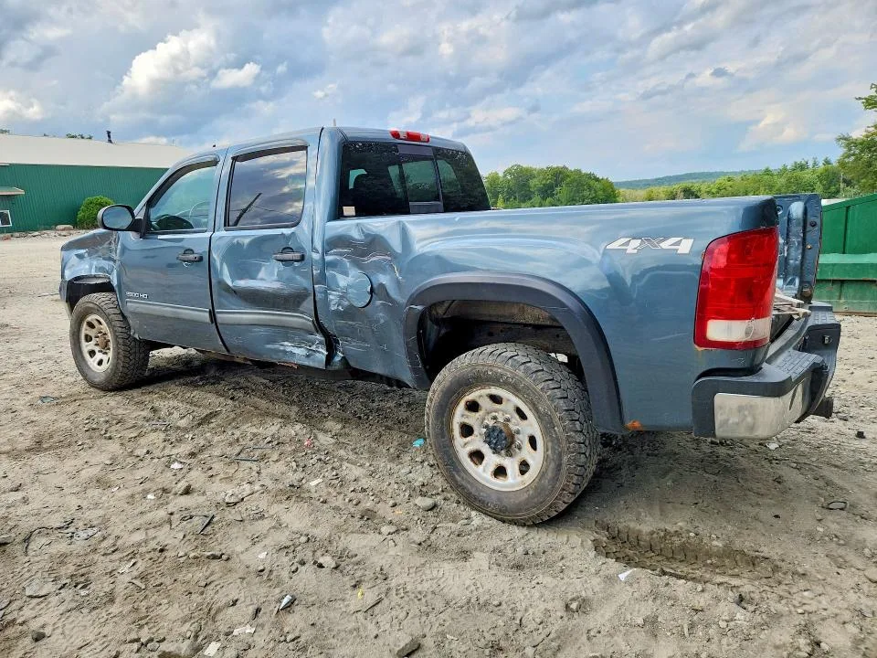 1GT120CG4CF221755 — 2012 GMC SIERRA photo 2