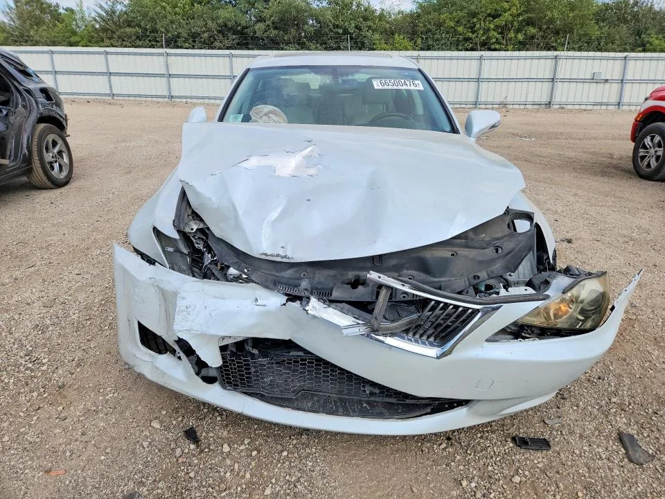 JTHCF5C29A5042174 — 2010 LEXUS IS photo 5