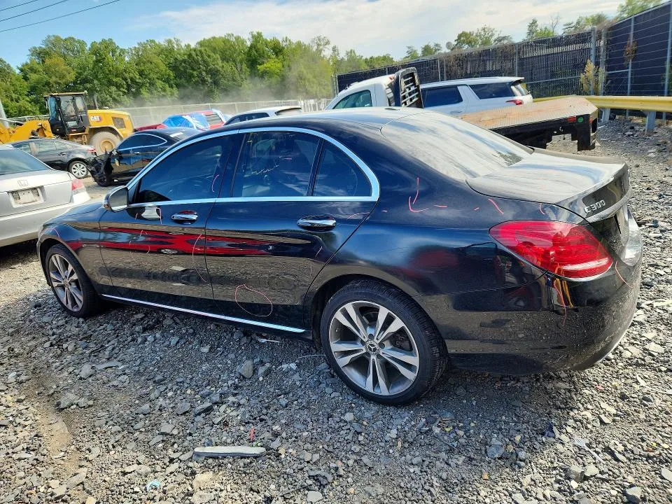 55SWF4KB7HU216454 — 2017 MERCEDES-BENZ C photo 2