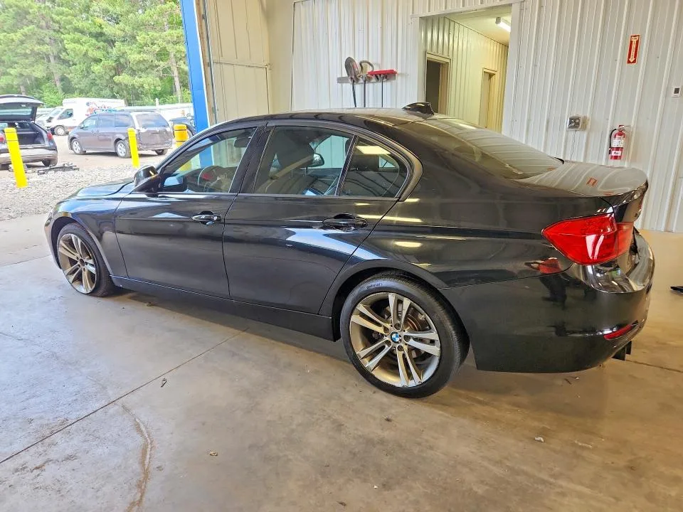 WBA3B3C58DJ976086 — 2013 BMW 328 photo 2