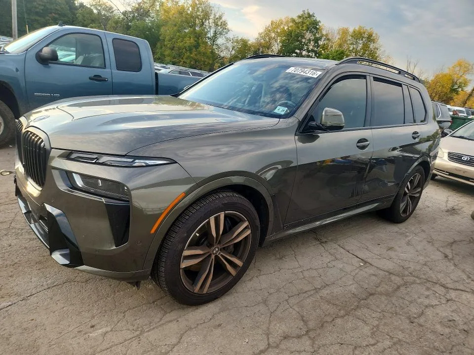 5UX23EM07R9V96478 — 2024 BMW X7 photo 1
