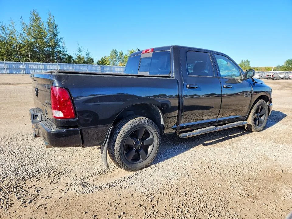 1C6RR7LM3JS329325 — 2018 RAM 1500 photo 3