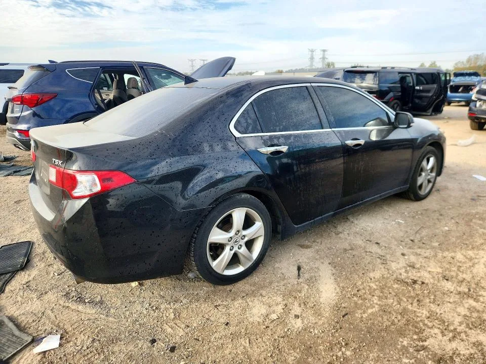 JH4CU2F67AC043502 — 2010 ACURA TSX photo 3