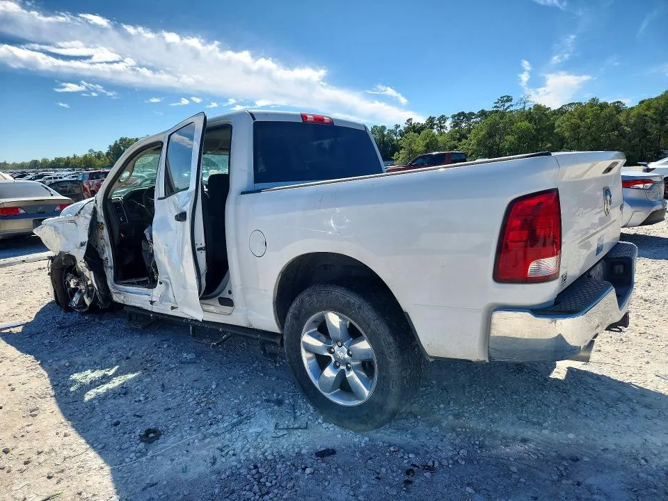 3C6RR7KT9KG712414 — 2019 RAM 1500 CLASSIC photo 2