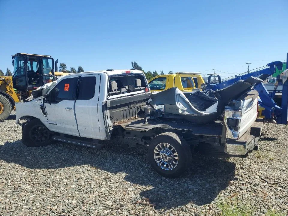 1FT8X3BTXNEE19491 — 2022 FORD F350 photo 2