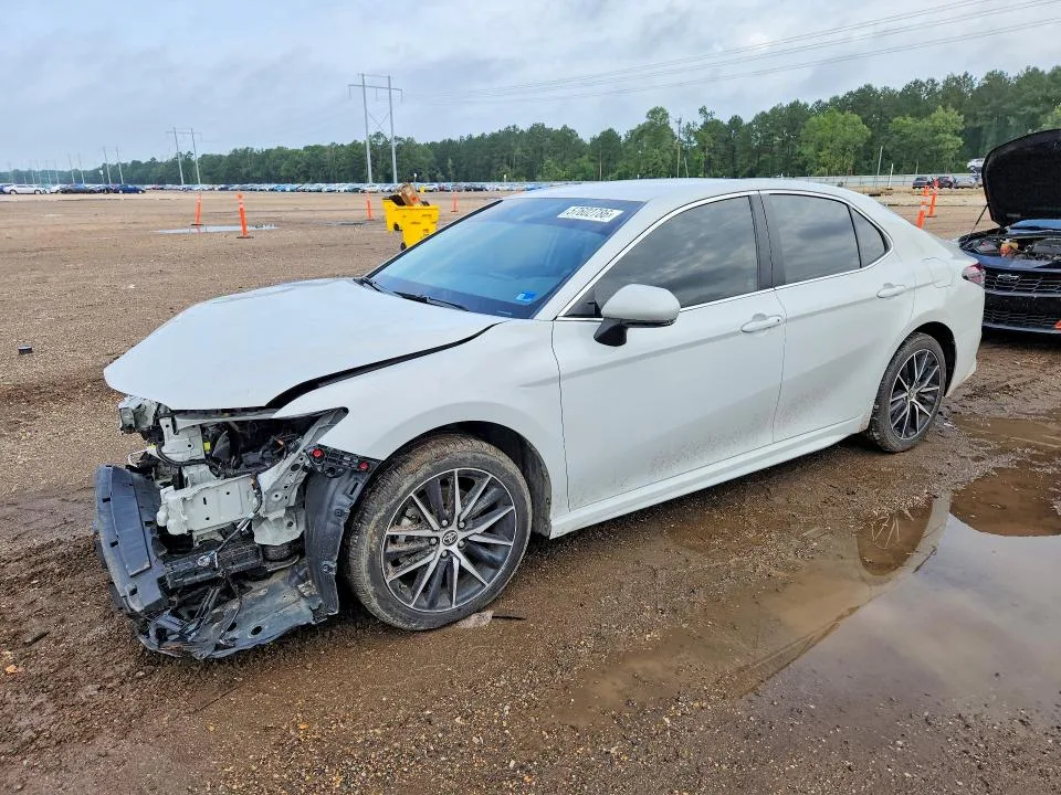 4T1G11AKXRU236979 — 2024 TOYOTA CAMRY