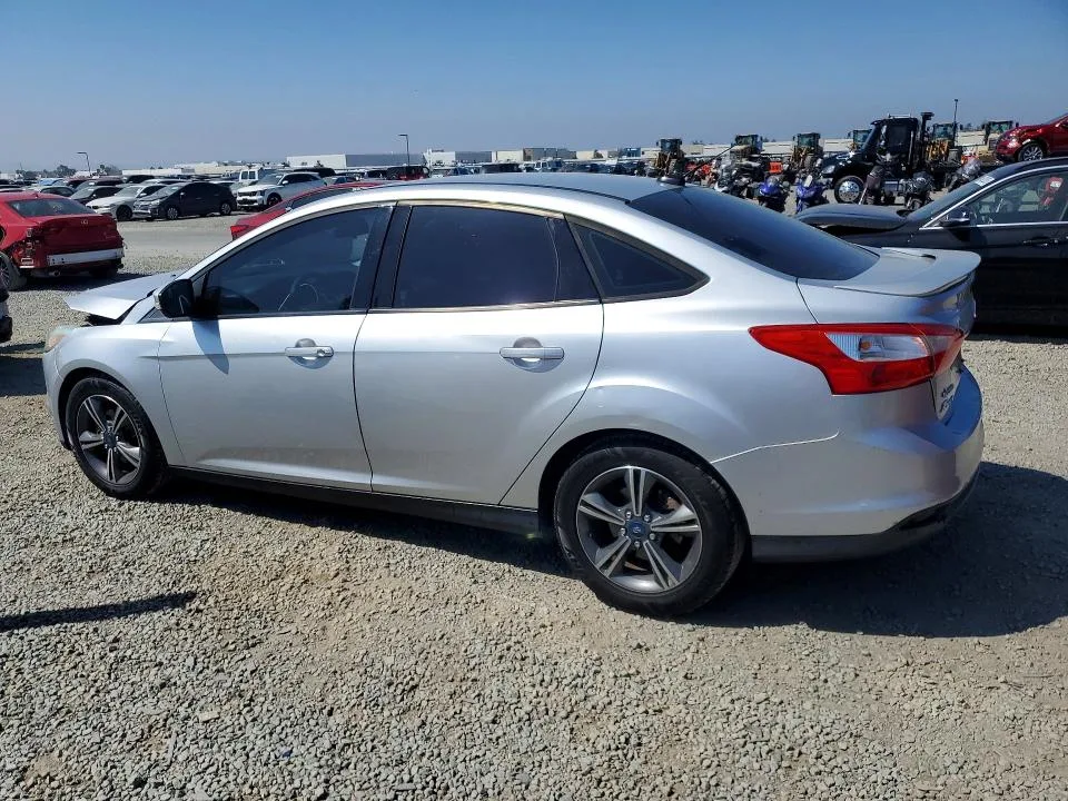 1FADP3F22EL143812 — 2014 FORD FOCUS photo 2