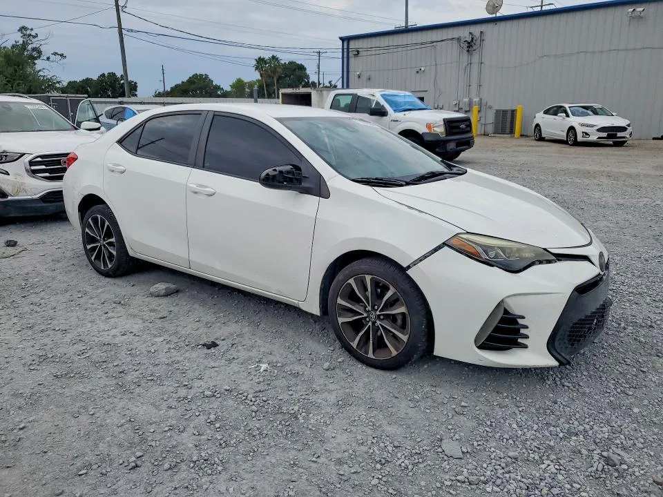 5YFBURHE7HP698805 — 2017 TOYOTA COROLLA photo 4