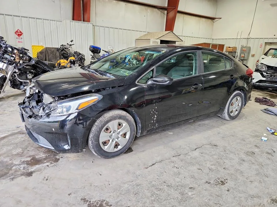 3KPFK4A76HE087929 — 2017 KIA FORTE