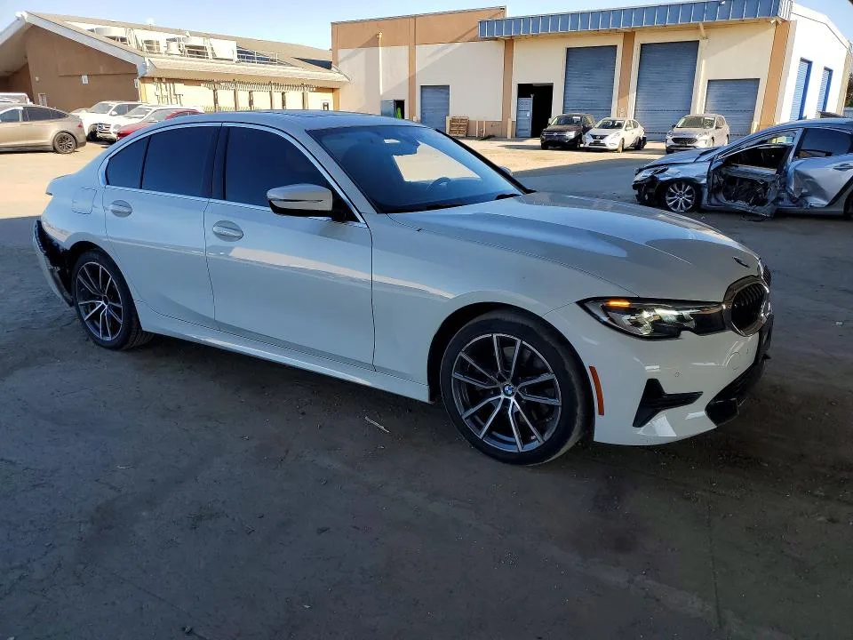 WBA5R1C56KAK11495 — 2019 BMW 330I photo 4