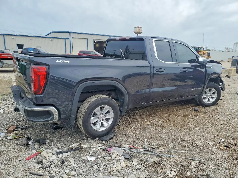 1GTRUBEK9PZ256273 — 2023 GMC SIERRA photo 3