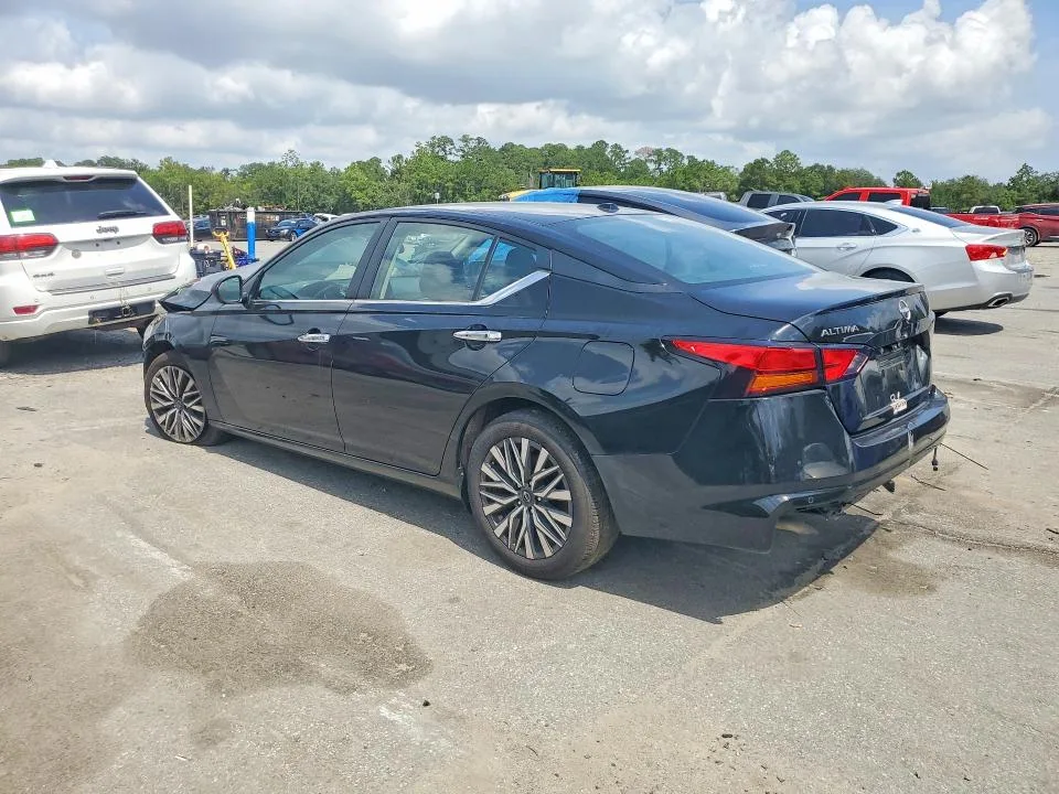 1N4BL4DV6SN391440 — 2025 NISSAN ALTIMA photo 2