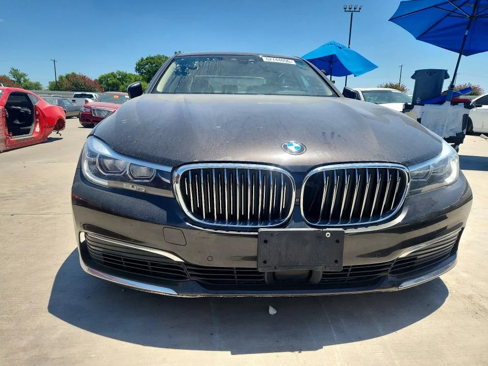 WBA7E2C58KB454438 — 2019 BMW 740 photo 5