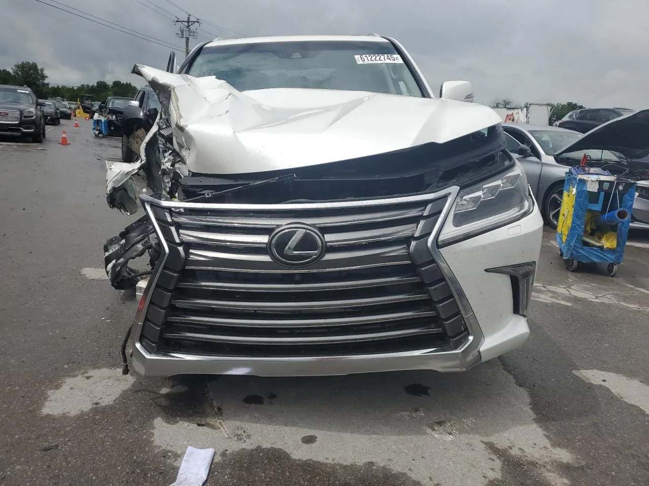 JTJDY7AX8L4316755 — 2020 LEXUS LX photo 3