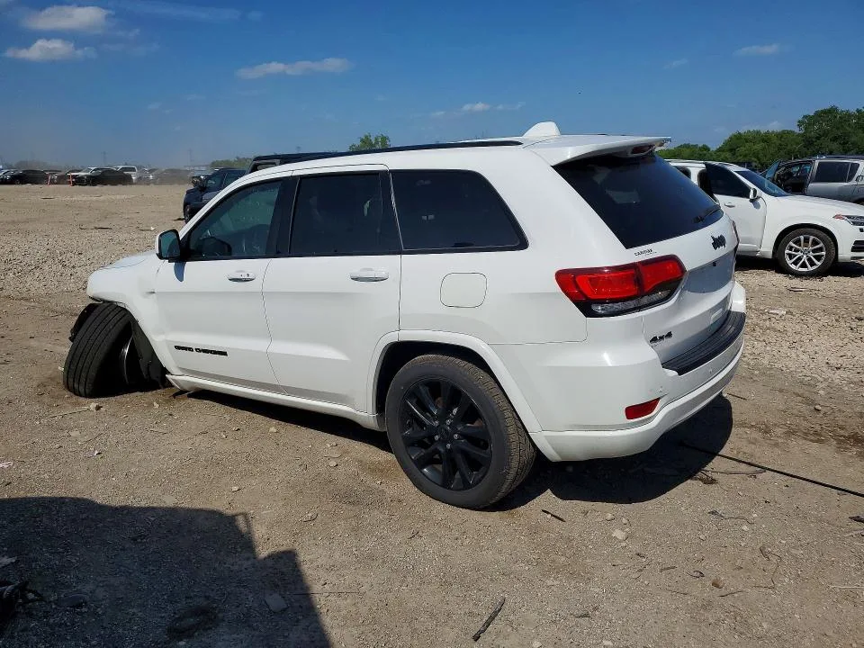 1C4RJFAG7JC332469 — 2018 JEEP GRAND CHEROKEE photo 2