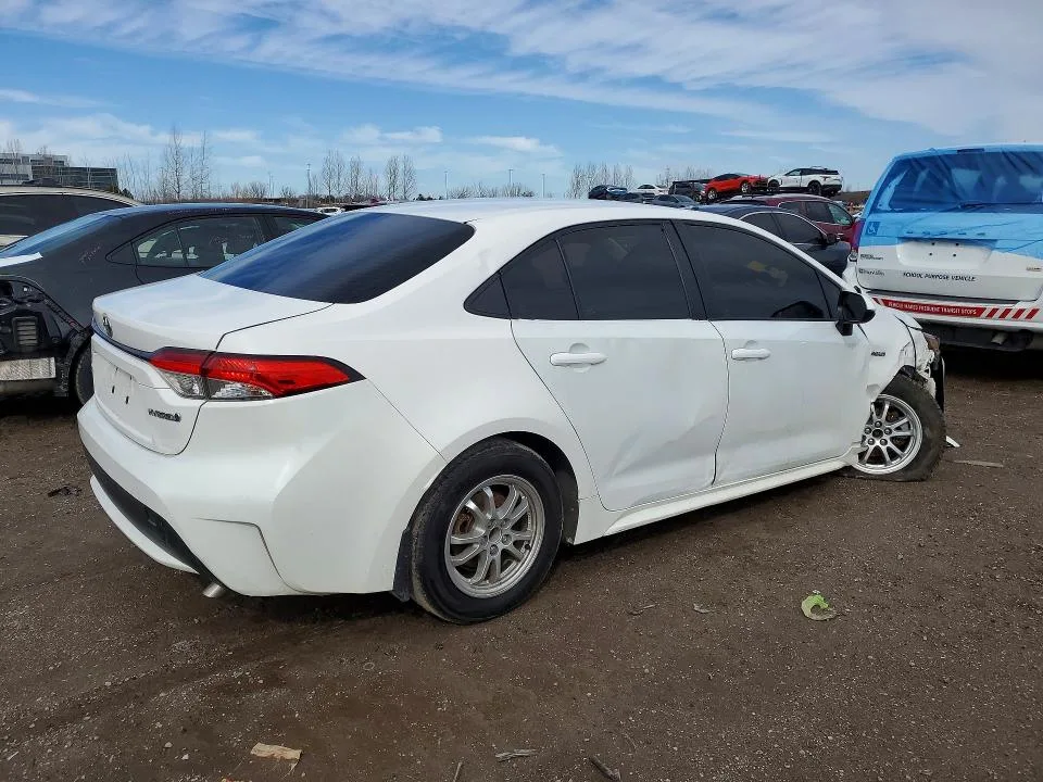 JTDBBRBE6LJ025600 — 2020 TOYOTA COROLLA photo 3