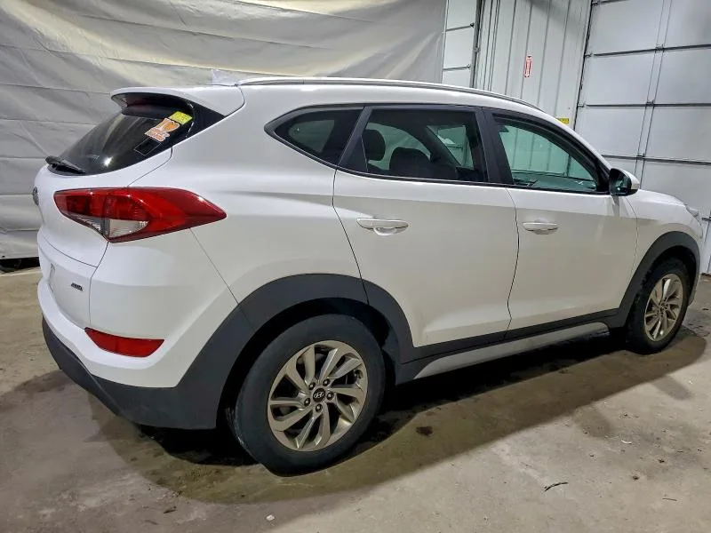 KM8J3CA41JU684688 — 2018 HYUNDAI TUCSON photo 3