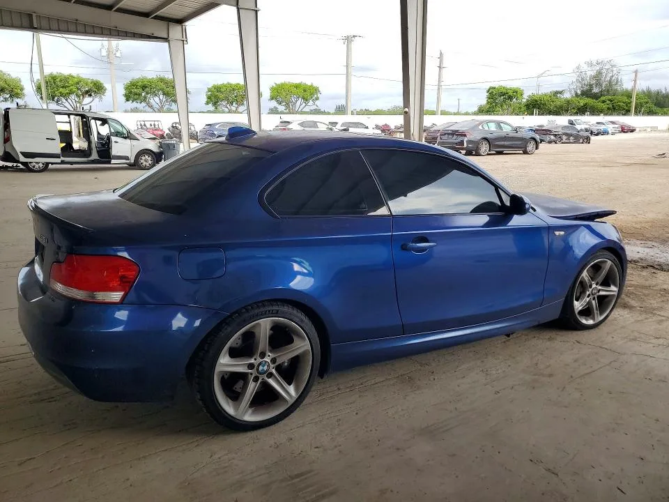 WBAUC735X9VK80466 — 2009 BMW 135 photo 3