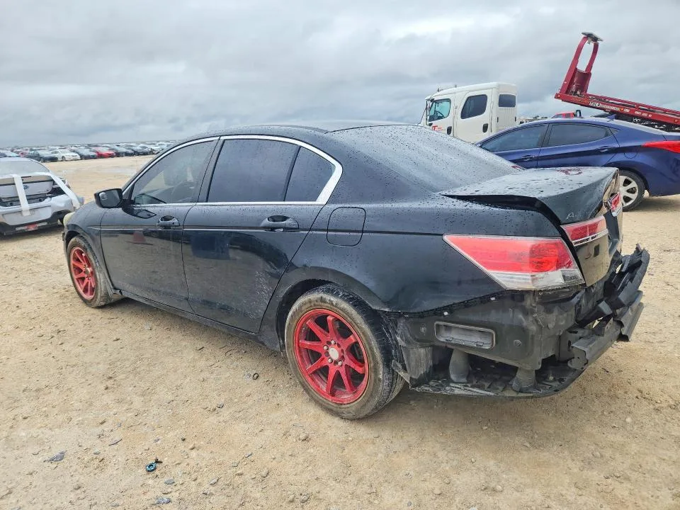 1HGCP2F69BA089372 — 2011 HONDA ACCORD photo 2