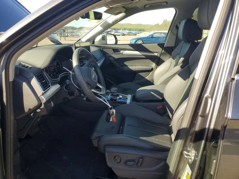 WA1EAAFY8R2050792 — 2024 AUDI Q5 photo 7