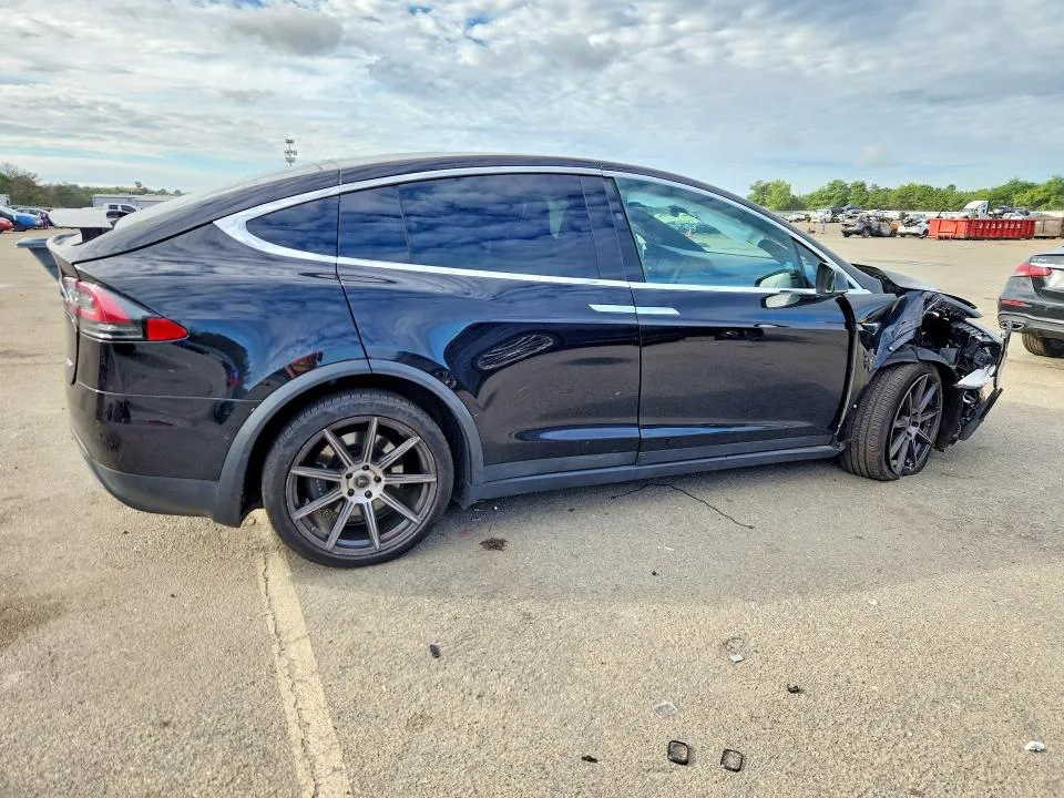 5YJXCDE2XJF112251 — 2018 TESLA MODEL X photo 3