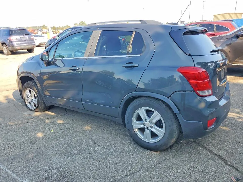 3GNCJLSB8HL284218 — 2017 CHEVROLET TRAX photo 2