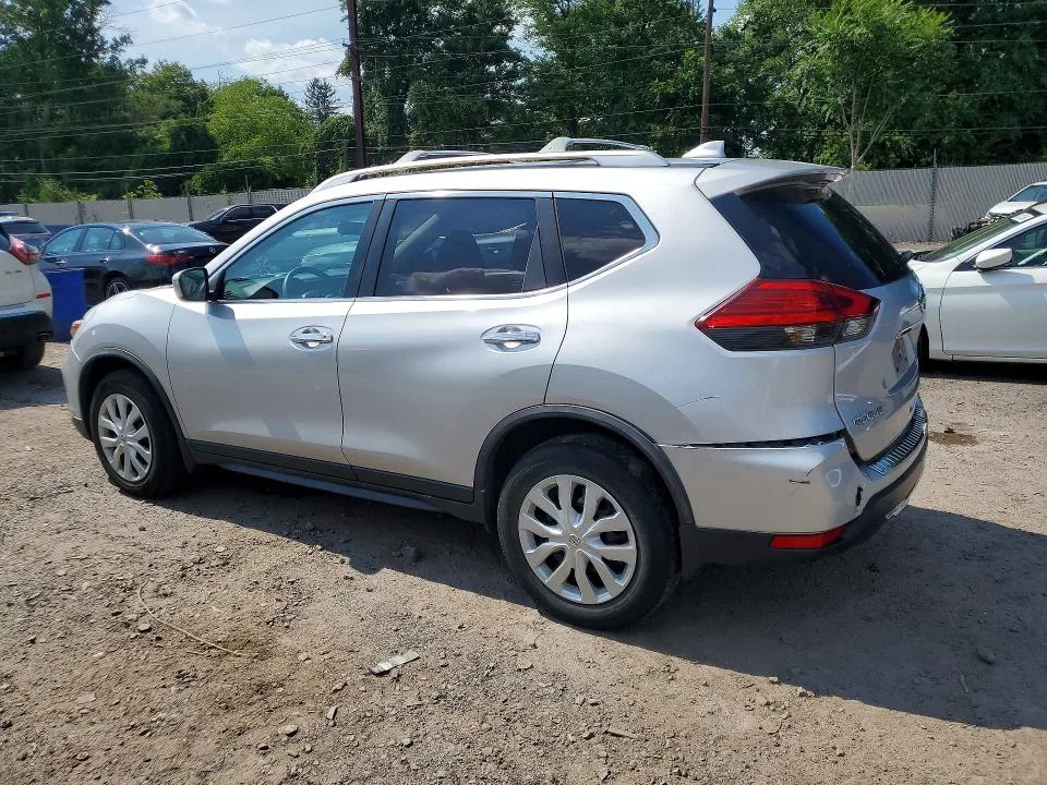 JN8AT2MV4HW020410 — 2017 NISSAN ROGUE photo 2