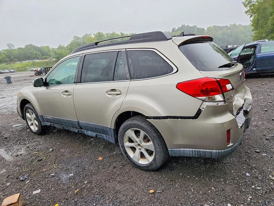 4S4BRBLC9E3262018 — 2014 SUBARU OUTBACK photo 2