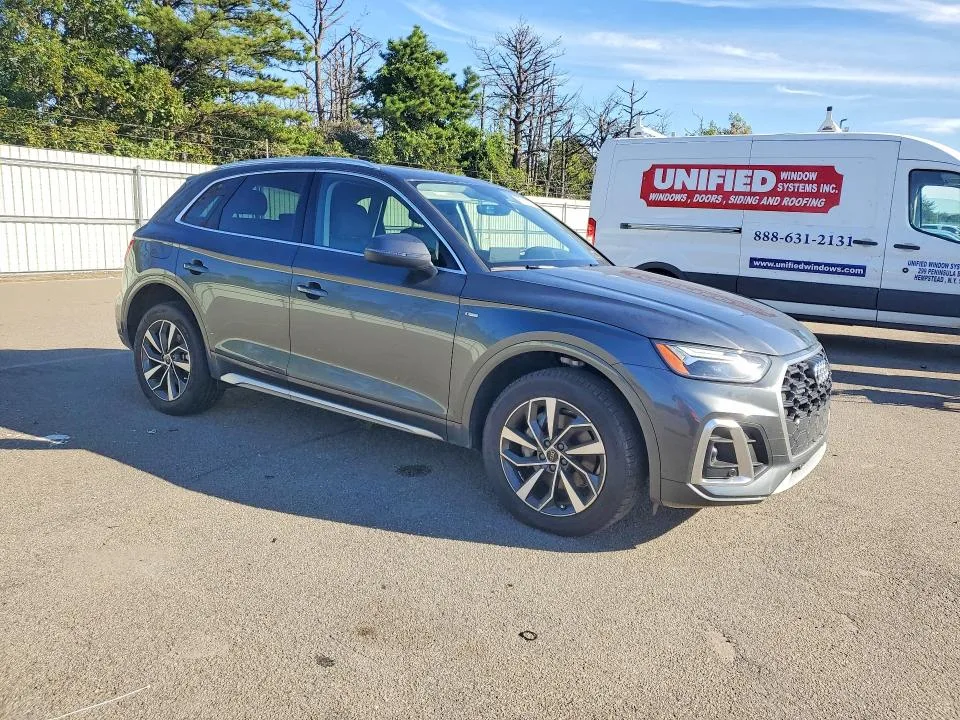 WA1EAAFY8R2050792 — 2024 AUDI Q5 photo 4