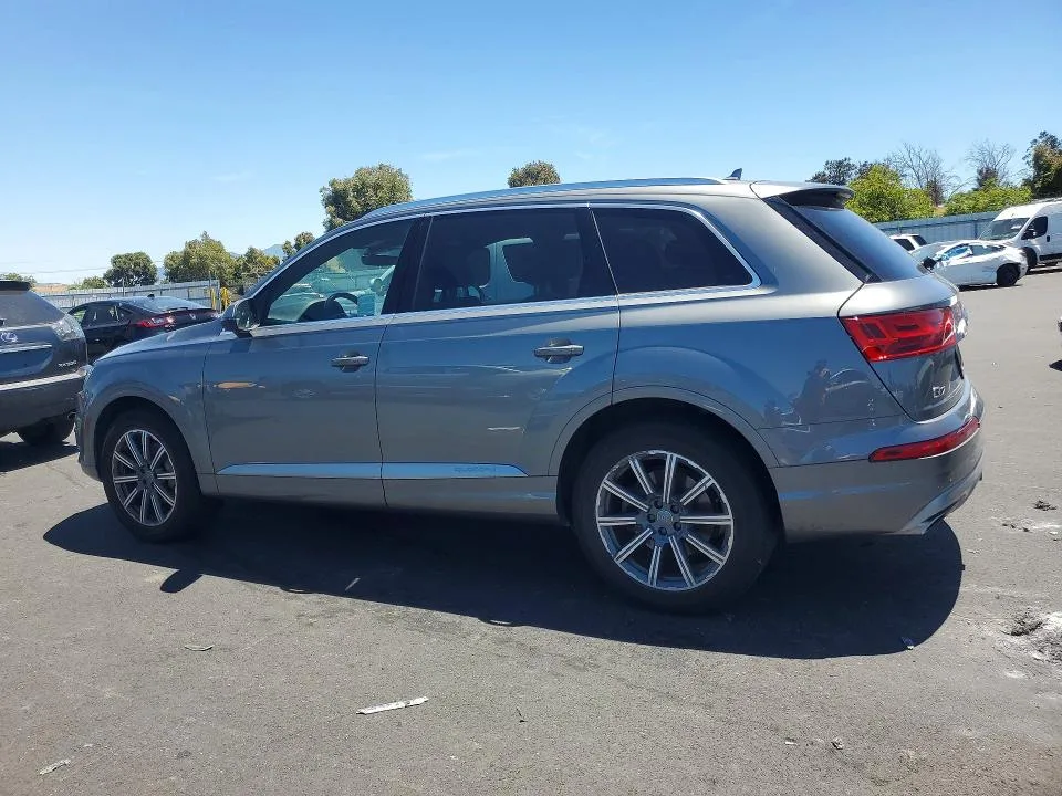 WA1LHAF75HD042212 — 2017 AUDI Q7 photo 2