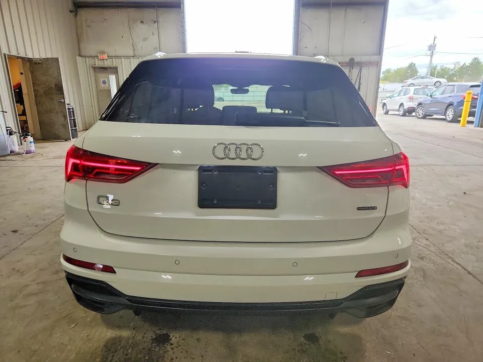 WA1EECF38M1152340 — 2021 AUDI Q3 photo 6