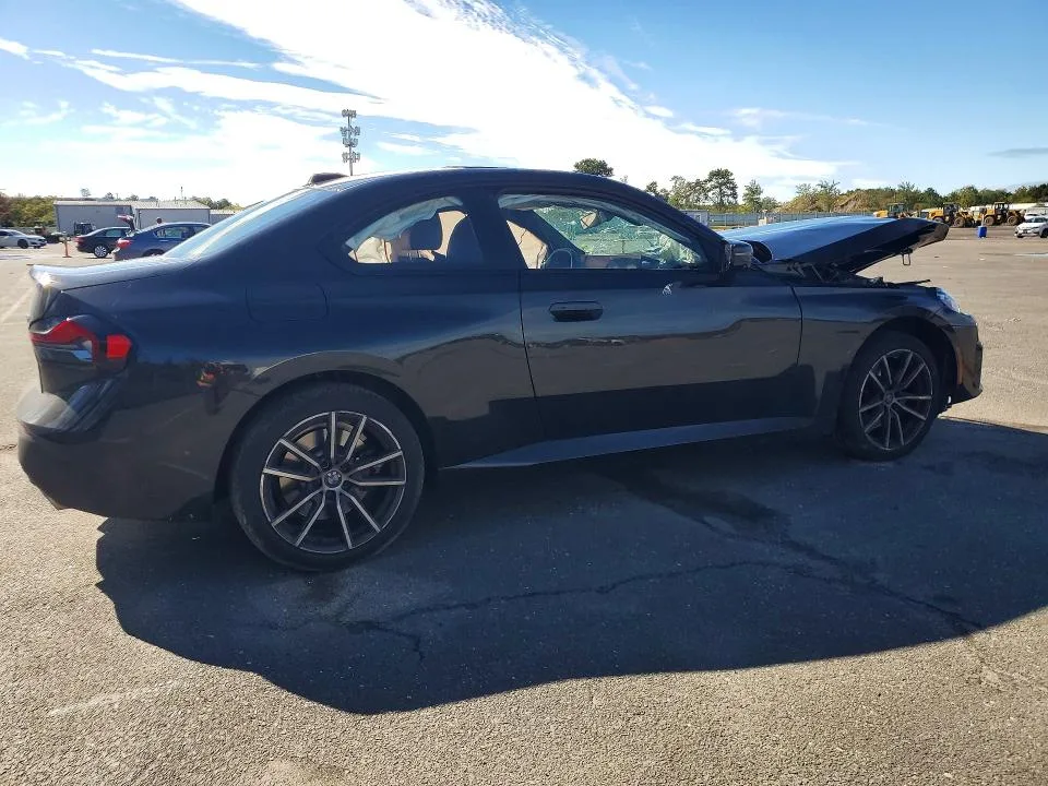 3MW33CM01S8F59224 — 2025 BMW 230XI photo 3