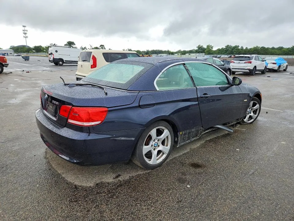 WBAWR3C59AP463429 — 2010 BMW 328 photo 3