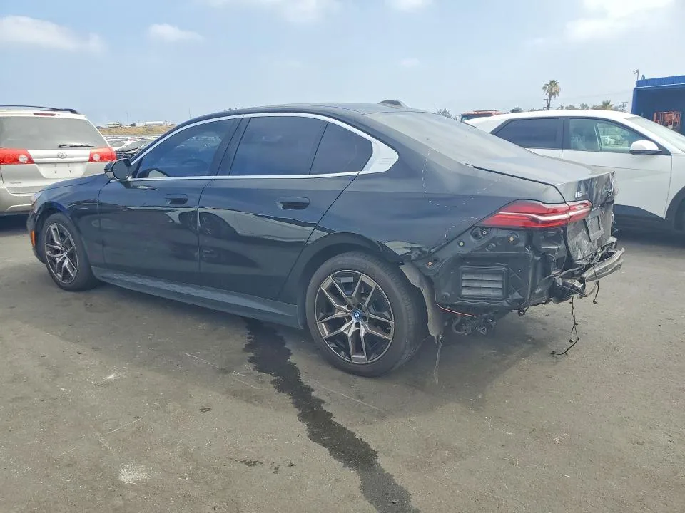 WBY33FK01RCR36255 — 2024 BMW I5 photo 2