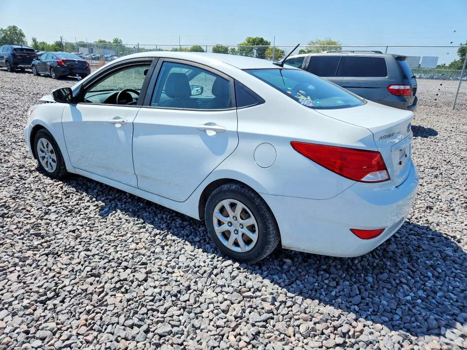 KMHCT4AE1HU390662 — 2017 HYUNDAI ACCENT photo 2