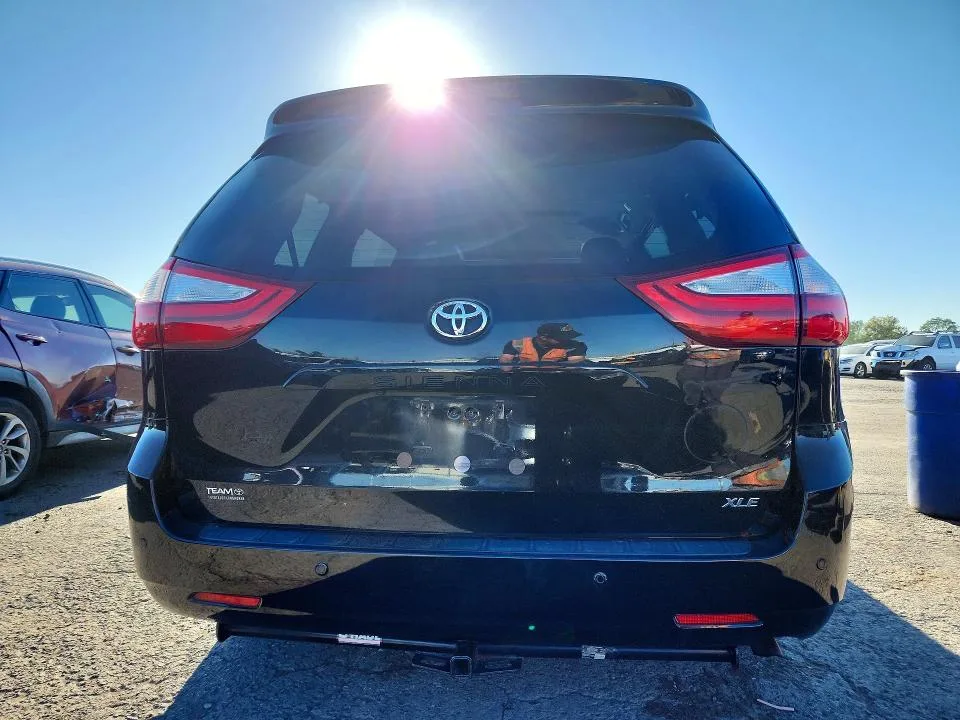 5TDYK3DC6GS758323 — 2016 TOYOTA SIENNA photo 6