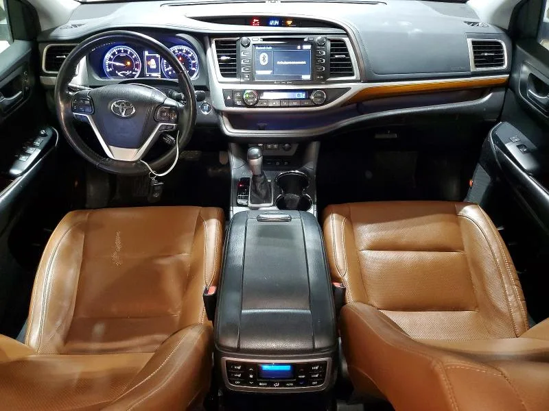 5TDDZRFHXJS883242 — 2018 TOYOTA HIGHLANDER photo 8