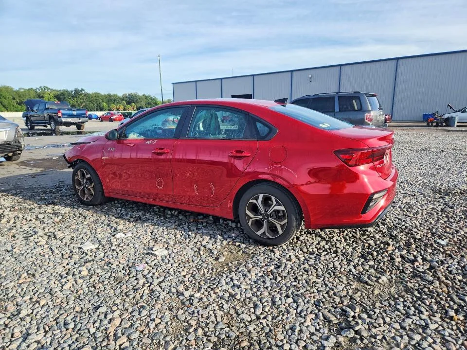 3KPF24ADXME326074 — 2021 KIA FORTE photo 2